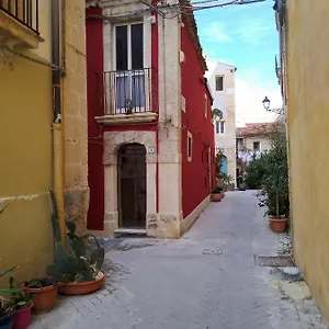 Casa Giulietta, Ronco Del Carmelo 2 Syracuse